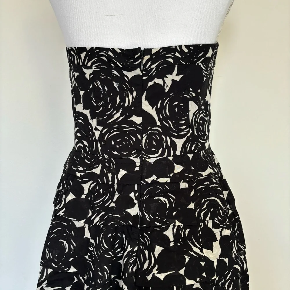 The Limited Event Dress - Picture 3 of 4